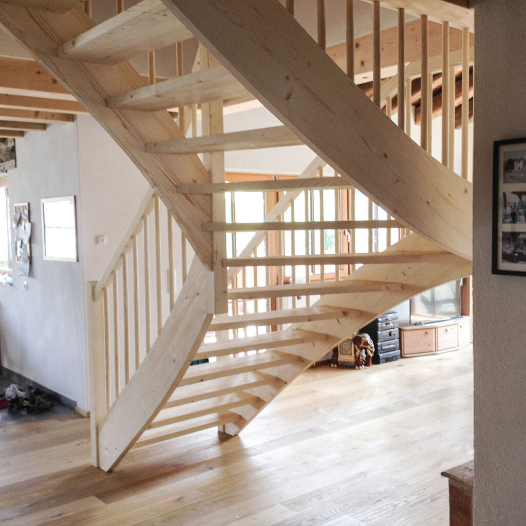 Treppen, Stiegen und Geländer von Holz Center Ortner